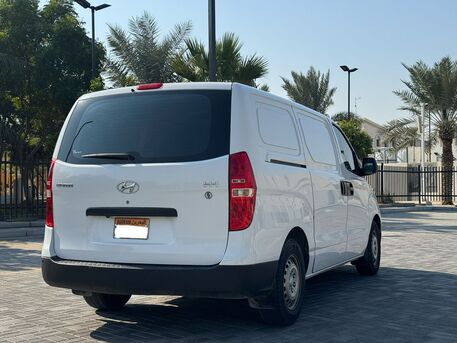 Riffa, Vehicles, Cars & Trucks , BHD 3500,  Hyundai H1,  2018,  Manual,  201500 KM,   AGENCY SERVICE ZERO ACCIDENT