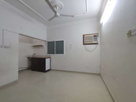 Budaiya, Apartments/Houses, BHD 110/year,  1 BR,  Budaiya:- Studio Flat On Rent With Unlimited Ewa..