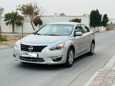 Manama, Vehicles, Cars & Trucks , BHD 2500,  Nissan Altima,  2016,  229000 KM,  2.5S - Clean Car