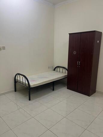 East Riffa, Rooms Available, BHD 125/month,  Kabayan!  Big ROOM For RENT With Attached Bathroom Including EWA