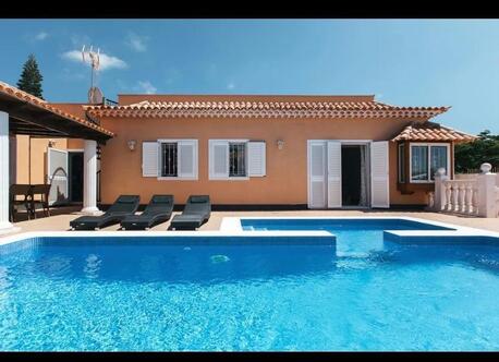 Barcelona, Holiday/Vacation Rentals, Studio,  Holidays Letting Apartments Tenerife By Lupain