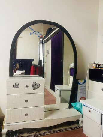 Riyadh, Furniture, SAR 250,  Round Shape Bet Set With Mattress & Big Size Wardrobe For Sale