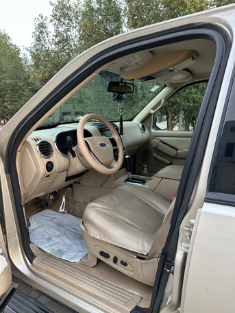 Riyadh, Vehicles, Cars & Trucks , SAR 10000,  Ford Explorer,  2006,  Automatic,  330000 KM,