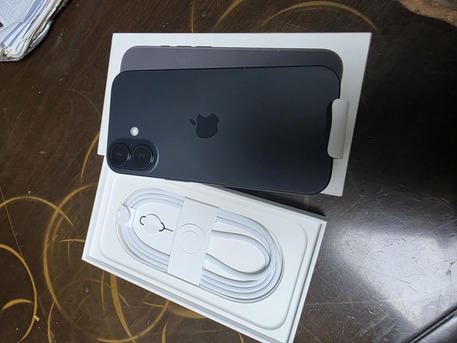 Khobar, Mobile Phones, SAR 2450,  IPhone 16 128gb Brand New 6 Cycle Count Sale Swap