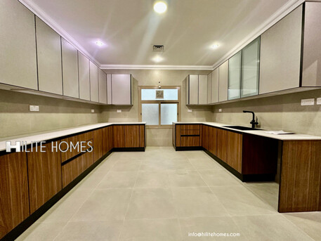 Kuwait City, Apartments/Houses, KWD 1200/month,  5 BR,  Renovated Floor For Rent In Shuhada