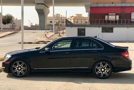 Al Murabba, Vehicles, Cars & Trucks , SAR 46000,  Mercedes C 250,  2013,  Automatic,  175000 KM,  Mercedes-Benz C 250 () &ndash; The Ultimate Style Statement | Obsidian Black | Sport Mode