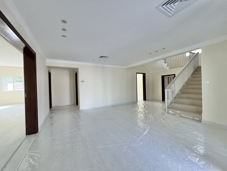 Saar, Villas, BHD 750,  350 Sq. Meter,  Renovated 4BR Compound Villa With Garden &ndash; Saar