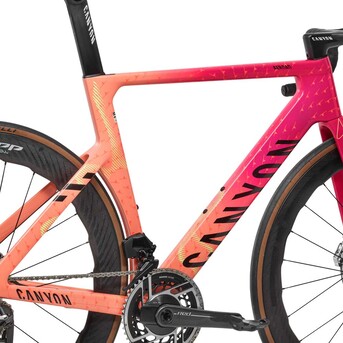 Jakarta, Bicycles, USD 7550,  2025 Canyon Aeroad CFR AXS Road Bike (INDORACYCLES)