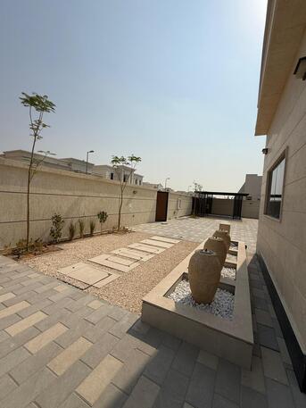 Dubai, Villas, AED 4200000,  10000 Sq. Feet,  للبيع فيلا جديدة في الشارقة