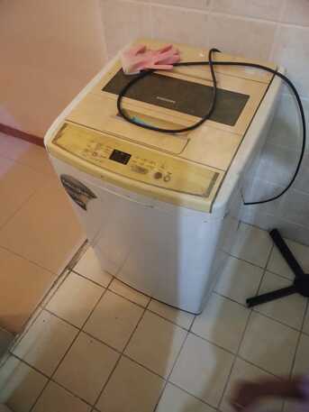 Al Suwaidi, Household Items, SAR 1070,  Baby Bed, Baby Stroller, Baby Car Seat, Carpets, Washing Machine,  Gas Burner, Steam Iron.