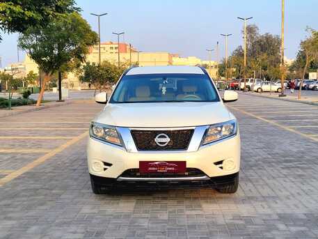 Manama, Vehicles, Cars & Trucks , BHD 4100,  Nissan Pathfinder,  2015,  Automatic,  70000 KM,  SINGLE OWNER