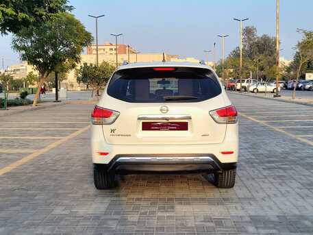 Manama, Vehicles, Cars & Trucks , BHD 4100,  Nissan Pathfinder,  2015,  Automatic,  70000 KM,  SINGLE OWNER