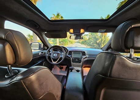 Juffair, Vehicles, Cars & Trucks , BHD 4700,  Jeep Grand Cherokee,  2014,  Automatic,  166507 KM,   Summit For Sale