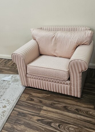 Manama, Furniture, BHD 80,  7 Seater Excellent Condition Sofa Set (3+2+1+1)