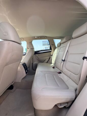 Manama, Vehicles, Cars & Trucks , BHD 4900,  Volkswagen Touareg,  2016,  Automatic,  110800 KM,    (Gold)