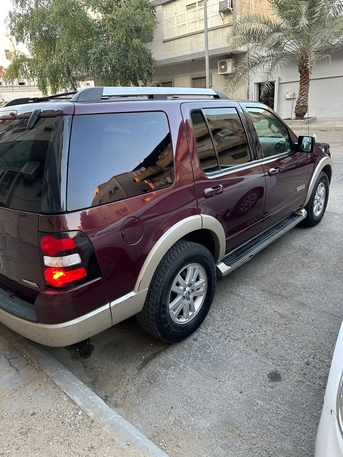Dammam, Vehicles, Cars & Trucks , SAR 15000,  Ford Explorer,  2007,  Automatic,  300000 KM,    (Not Drivable)