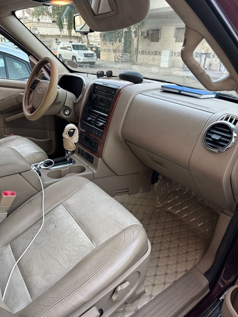 Dammam, Vehicles, Cars & Trucks , SAR 15000,  Ford Explorer,  2007,  Automatic,  300000 KM,    (Not Drivable)