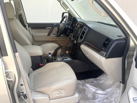 Al Malaz, Vehicles, Cars & Trucks , SAR 49500,  Mitsubishi Pajero,  2016,  Automatic,  150000 KM,