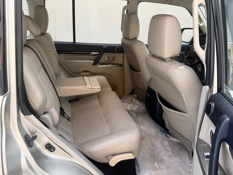 Al Malaz, Vehicles, Cars & Trucks , SAR 49500,  Mitsubishi Pajero,  2016,  Automatic,  150000 KM,