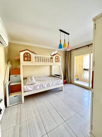 Cairo, Apartments/Houses, EGP 35000/month,  Furnished,  2 BR,  135 Sq. Meter,  At Stone Residence Compound Furnished With ACs