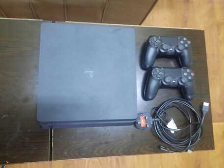 Jubail, Video Games, SAR 1399,  PS4 With 2controls+2 Original CDs
