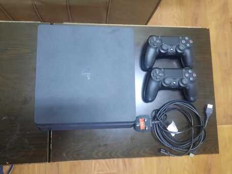 Jubail, Video Games, SAR 1399,  PS4 With 2controls+2 Original CDs