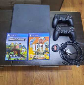 Jubail, Video Games, SAR 1399,  PS4 With 2controls+2 Original CDs