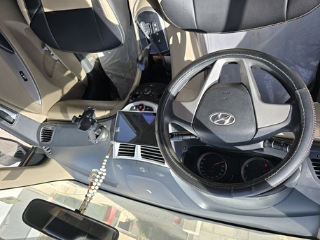 Riyadh, Vehicles, Cars & Trucks , SAR 25000,  2016,  2016,  Automatic,  300 KM,  Hyundai Accent