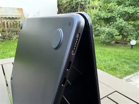 Jeddah, Tablet Computers, SAR 3000,  MacBook Air M2