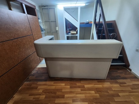 Manama, Furniture, BHD 20,  Good Condition Reception Table For Sale (wooden)