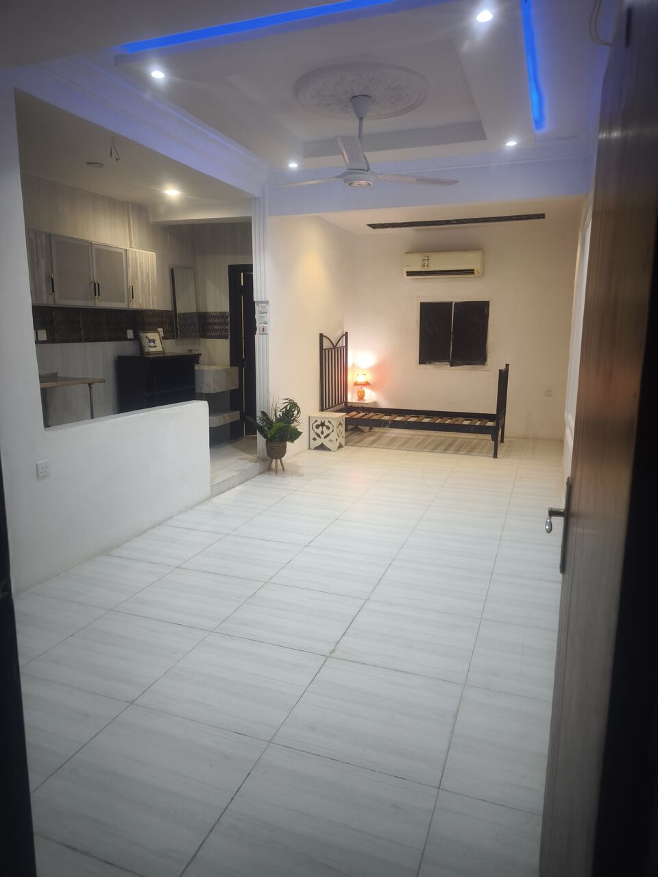 Al Sharafiyah, Apartments, Flats, Houses & Villas, SAR 1500/month,  Studio,  80 Sq. Meter,  1BK/1BHK Apartment Semi Furnished A/C Fixe Only Jeddah