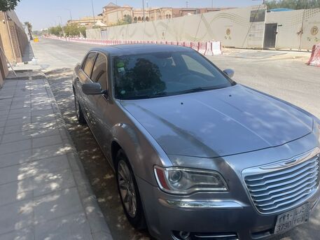Al Yarmouk, Vehicles, Cars & Trucks , SAR 30000,  Chrysler 300,  2013,  Automatic,  266000 KM,  Chrysler  For Sale
