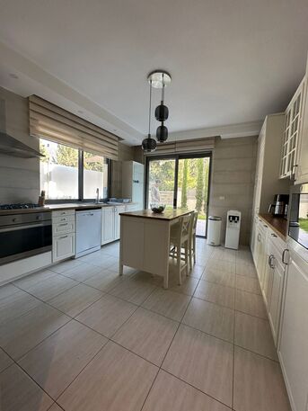 Abdoun, Apartments/Houses, JOD 22000/year,  Furnished,  3 BR,  180 Sq. Meter,  Ground Floor Apartment For Rent In Abdoun