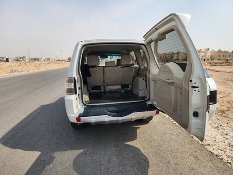 Riyadh, Vehicles, Cars & Trucks , SAR 49000,  Mitsubishi Pajero,  2016,  Automatic,  254935 KM,    For Sale