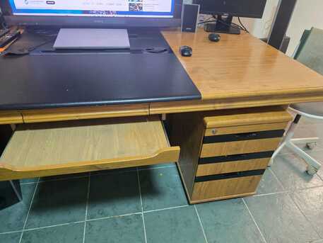 Al Ameer Fawwaz Junobi, Furniture, SAR 600,  Office Chair And Table