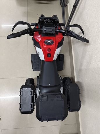 Jubail, Baby & Kid Stuff, SAR 280,  Urgent Sale: 3 Wheel Kids Rechargeable Battery Electric Bike With Charger
