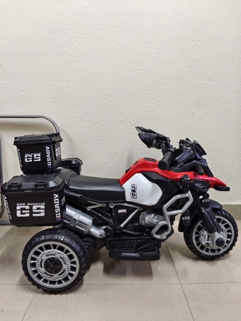 Jubail, Baby & Kid Stuff, SAR 280,  Urgent Sale: 3 Wheel Kids Rechargeable Battery Electric Bike With Charger