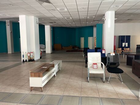 Salmaniya, Businesses For Sale, Salmaniya Showroom / Retail Outlet 2300 M2  For Rent . For More Information:- 973 39638308