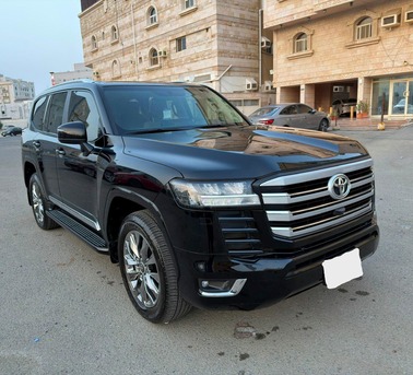 Jeddah, Vehicles, Cars & Trucks , SAR 255500,  LC300 2024 GXR3 (DIESEL),  2024,  Automatic,  15000 KM,
