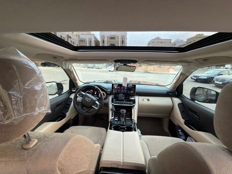 Jeddah, Vehicles, Cars & Trucks , SAR 255500,  LC300 2024 GXR3 (DIESEL),  2024,  Automatic,  15000 KM,
