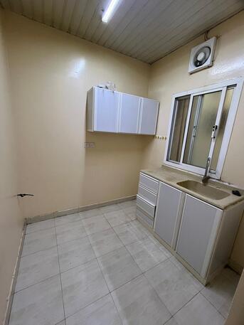 Manama, Apartments, Flats, Houses & Villas, BHD 150/month,  Studio,  1 Bedroom Flat In Salmainya With EWA And AC