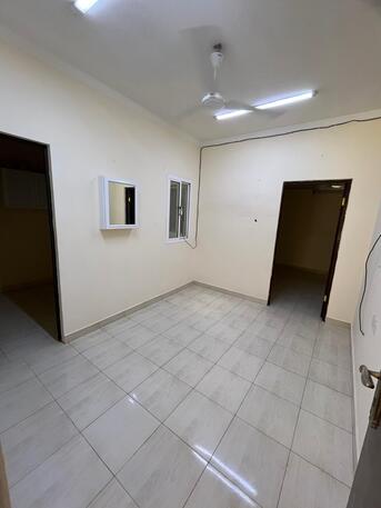 Manama, Apartments, Flats, Houses & Villas, BHD 150/month,  Studio,  1 Bedroom Flat In Salmainya With EWA And AC