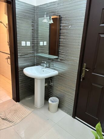 Jubail, Apartments, Flats, Houses & Villas, SAR 3000/month,  3 BR,  5200 Sq. Meter,  3BHK Semi-Furnished NEW Flat Available In Khaldiya!