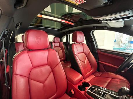 East Riffa, Vehicles, Cars & Trucks , BHD 13800,  Porsche Macan,  2021,  Automatic,  170000 KM,   MODEL  FOR SALE