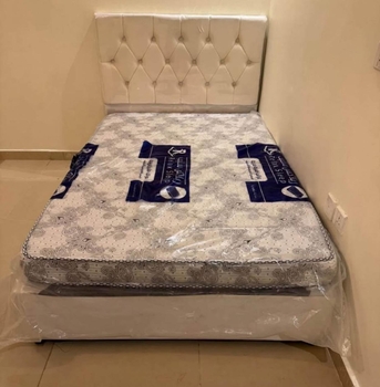 Jeddah, Furniture, SAR 5,  Medium Size Bed 🛏️ With Mattress Available In Low Price