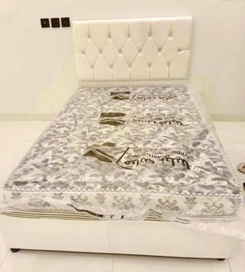 Jeddah, Furniture, SAR 5,  Medium Size Bed 🛏️ With Mattress Available In Low Price