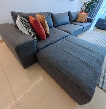 Manama, Furniture, BHD 60,  Dining Table & 6 Chairs & Full Set Couch