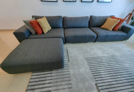 Manama, Furniture, BHD 60,  Dining Table & 6 Chairs & Full Set Couch