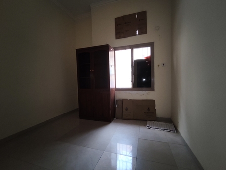 Salmaniya, Apartments/Houses, BHD 150/year,  2 BR,  Salmaniya:- Groundfloor 2Bhk Unfurnished Flat On Rent..
