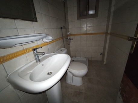 Salmaniya, Apartments/Houses, BHD 150/year,  2 BR,  Salmaniya:- Groundfloor 2Bhk Unfurnished Flat On Rent..